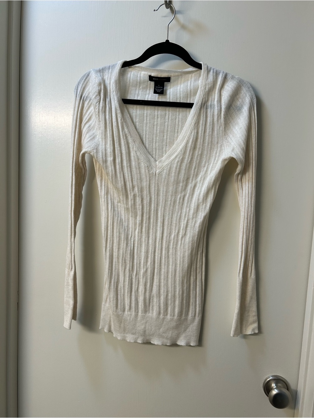 BCBG Cream Ribbed V-Neck Long Sleeve Top